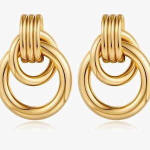 Elegant Gold Hoop Earrings
